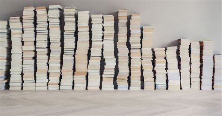 How To Actually Get Rid Of Books, Because You Really Can't Hold On To Everything