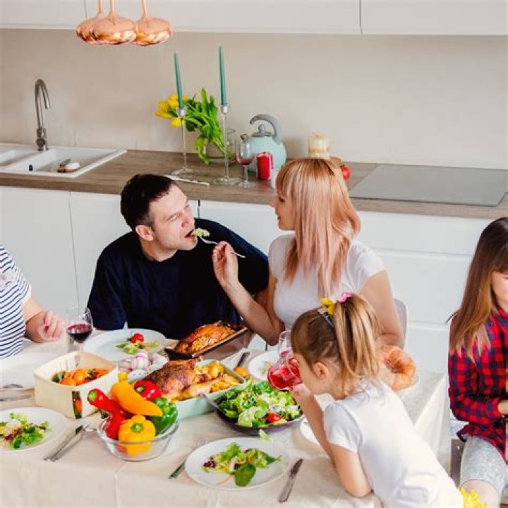 How to change stressful dinners with kids into precious family time