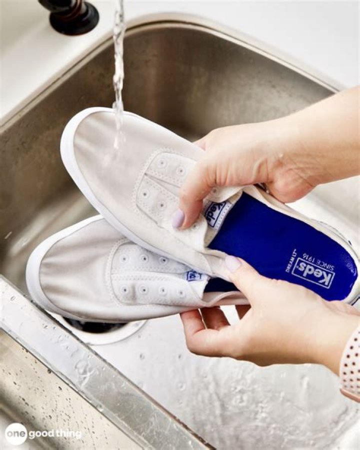 How To Clean Keds So You'll Never Have To Worry About Muddy Sneakers Again — VIDEOS