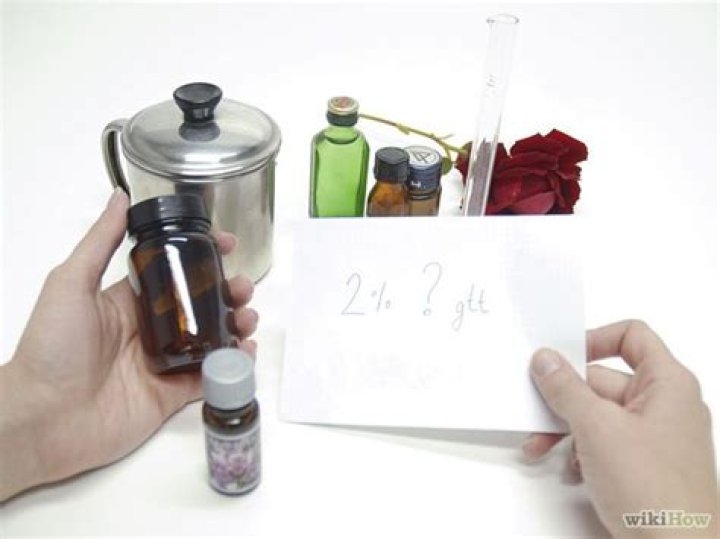 How to Make a Dilution Using Essential Oils and a Base Material
