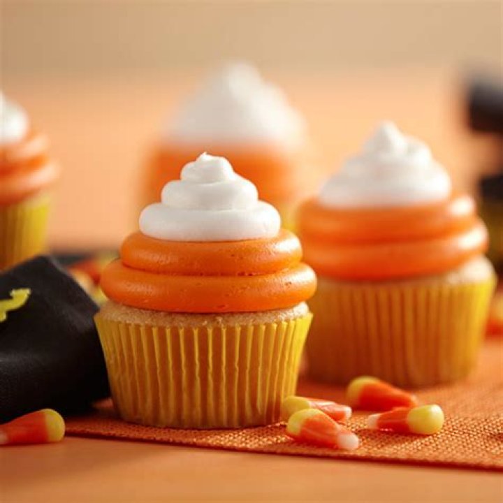 How to Make Jolly Candy Corn Cupcakes