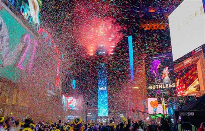 How To Stay Awake Until Midnight On New Year's Eve, Because You Don't Want To Miss Seeing The Ball Drop
