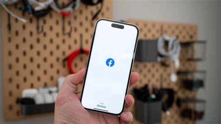 How to Stop Facebook from Uploading Low-Quality Photos and Videos from Your Phone