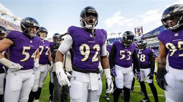 How Would Carl Lawson's Addition Impact the Baltimore Ravens' Pass Rush Strategy?
