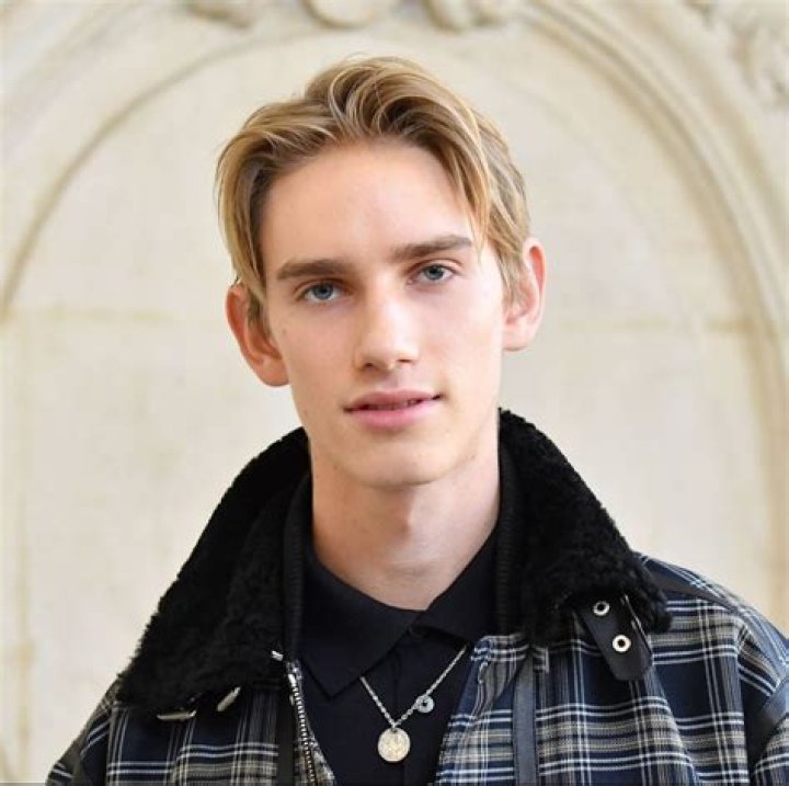 Howard Hamlin (Actor) Wiki, Biography, Age, Girlfriends, Family, Facts and More