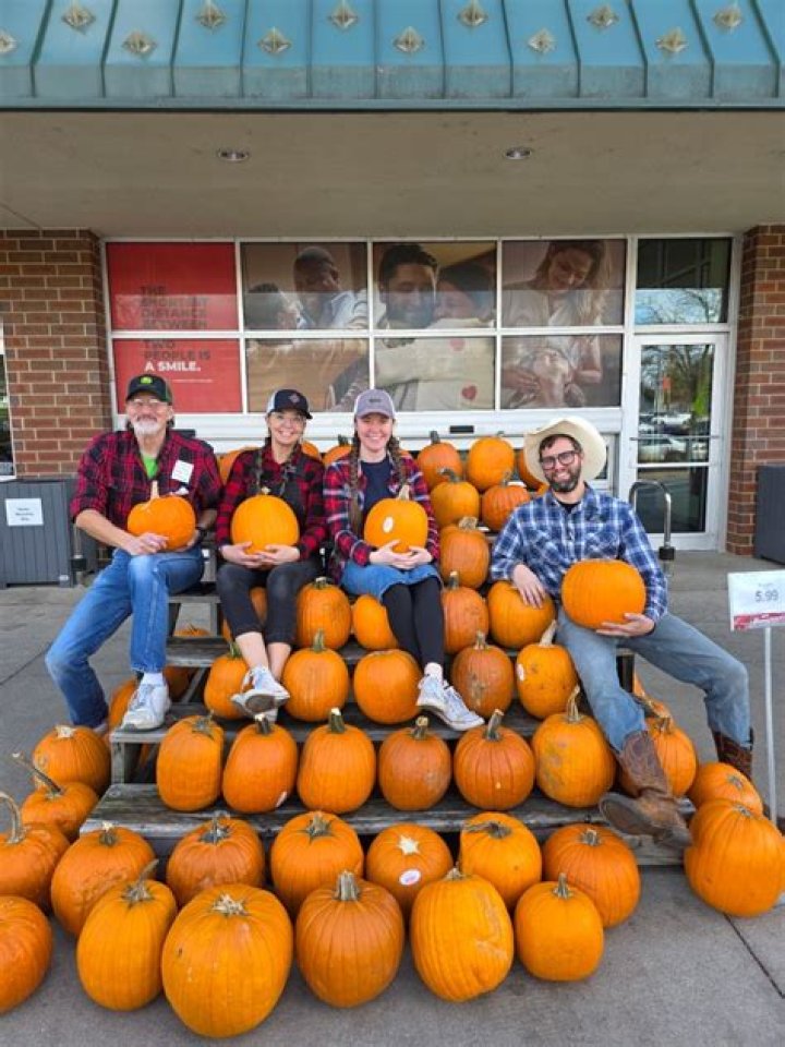 Hy-Vee hosts Teal Pumpkin Project event