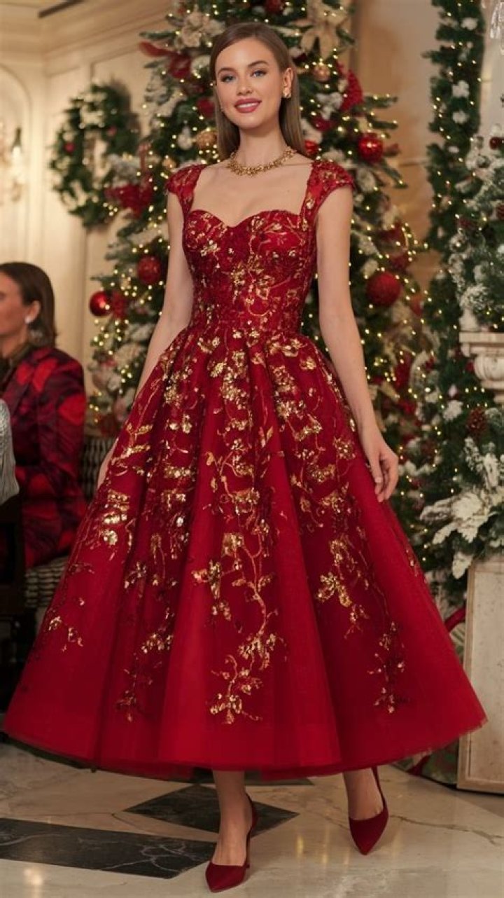 I found the perfect Christmas dress in Matalan - it's on sale for £8 and looks stunning if you're curvy
