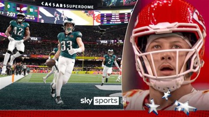 ‘I’m sick of cry baby Mahomes’: NFL fans react to Patrick Mahomes losing it on the sideline again after Kadarius Toney drops pass