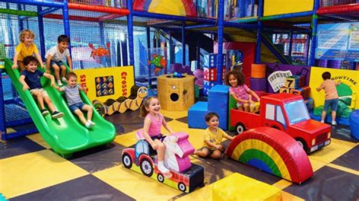 I took my kids to the best FREE indoor theme park…there's rides, games, a soft play area AND you can spend all day there