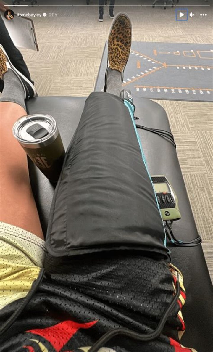 Injured WWE Superstar Undergoing Knee Treatment