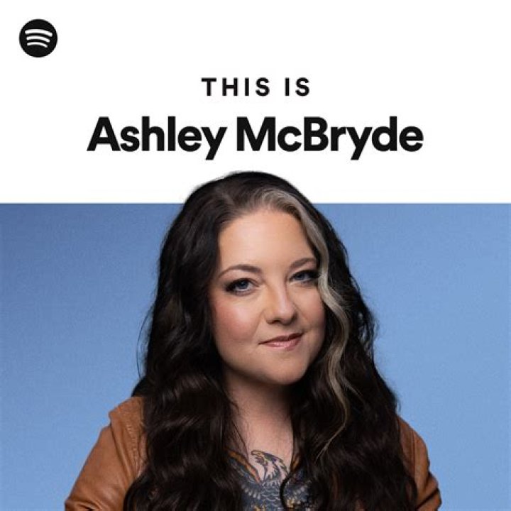 Is Ashley McBryde Related to Martina McBride? Ashley’s Playful Response to the Endless ‘Are You Related?’ Question!