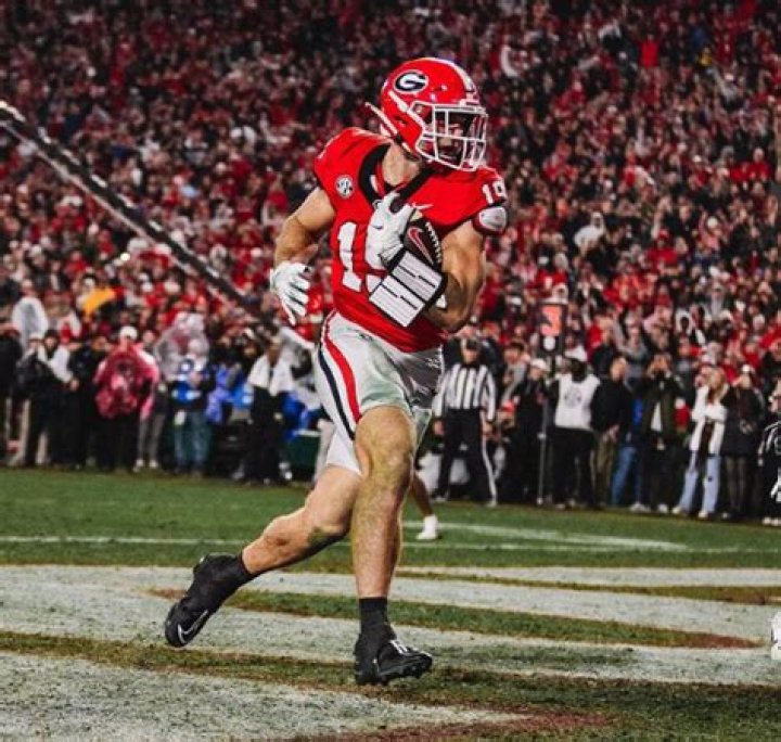 Is Brock Bowers Considering a Return to UGA for Another Season? Should He Declare for the NFL Draft?