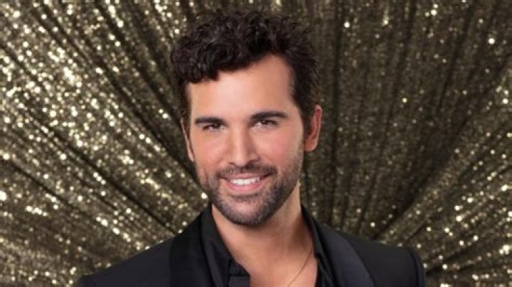 Is Juan Pablo di Pace on DWTS married?