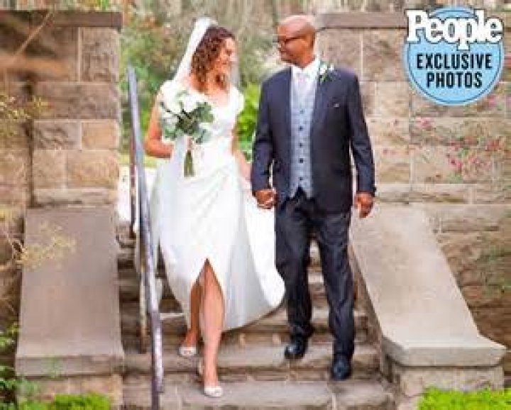 Is Lee Murray Married? Who is His Wife?