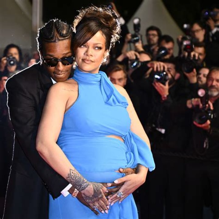 Is Rihanna Still Pregnant? Search for The Truth About Her Maternity Status!!