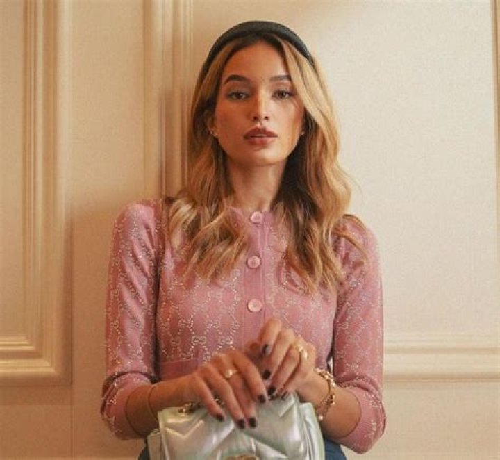 Is Sarah Lahbati Lesbian Rumors True? Girlfriend Rumors