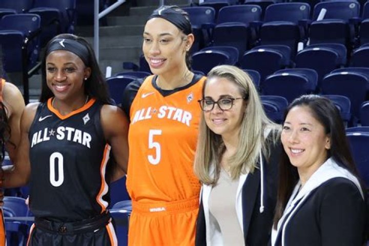 Is WNBA Player Becky Hammon Married? Details About The Basketball Player’s Personal Life