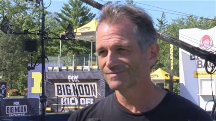 ‘It’s not all on his shoulders’: Brady Quinn, Bruce Feldman share takes on the Hawkeyes offense