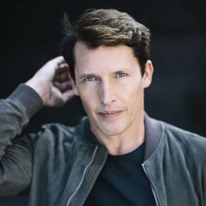 James Blunt Et Son Fils: La Vie Familiale du Chanteur et Ses Moments Intimes
