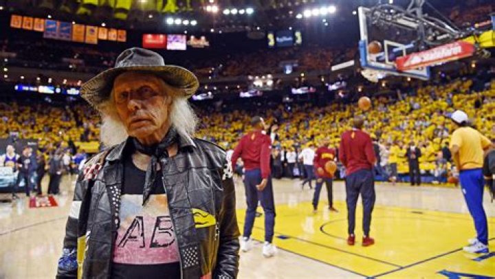 James Goldstein - Legendary NBA Superfan Overcomes Rare Heart Condition