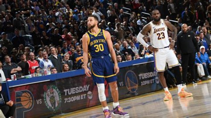 James outduels Curry with a triple-double as Lakers take double-OT thriller vs. Warriors 145-144