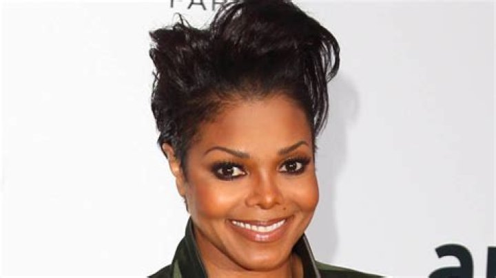 Janet Jackson to auction off over 800 of her personal items next month