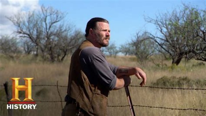 Jason Hawk (Mountain Men) Wiki, knives, net worth, wife Mary