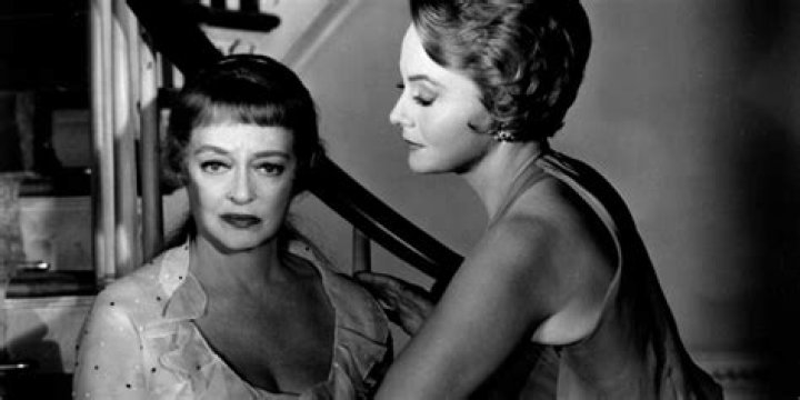 Joan Crawford Was Replaced In 'Hush... Hush Sweet Charlotte' & It Was Likely Due To Her Feud With Bette Davis