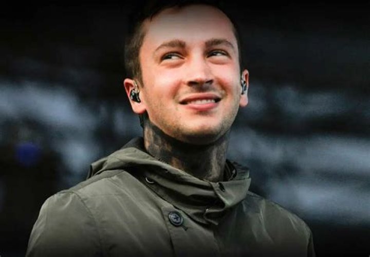 Josh Dun (twenty one pilots) age, profile, tattoos, wife, height and more