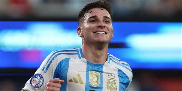 Julian Alvarez Wiki, Age, Height, Parents, Girlfriend, Stats, Salary, Net Worth, Biography & More