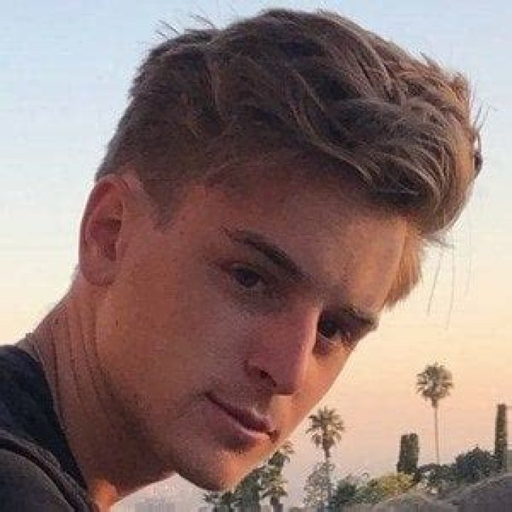 Justin Schmidt (Tiktok Star) Wiki, Biography, Age, Girlfriends, Family, Facts and More