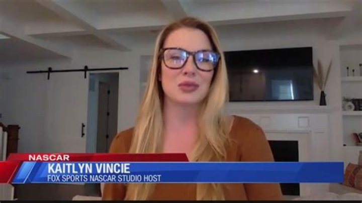 Kaitlyn Vincie Fox News | Wiki/Bio, Hnub nyoog, Net Tsim Nyog, Bikini, Kev Ua Haujlwm, Tus Txiv thiab Duab