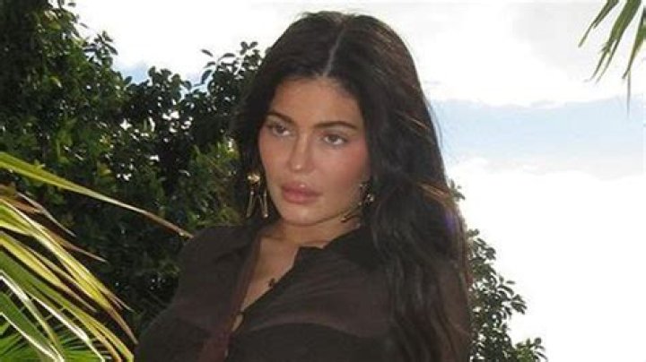 Kardashian fans accuse Kylie Jenner of ‘hiding’ her ‘BBL plastic surgery scars’ with outfit accessory in sexy new photos