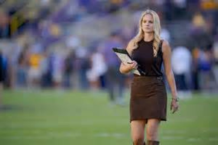 Katie George | ESPN, Wiki/bio, Zaka, Wokwatiwa, Zithunzi za Bikini, Kutalika, Kuyeza ndi Volleyball