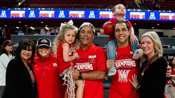 Kellen Sampson Age & Salary: All About Kelvin Sampson Son
