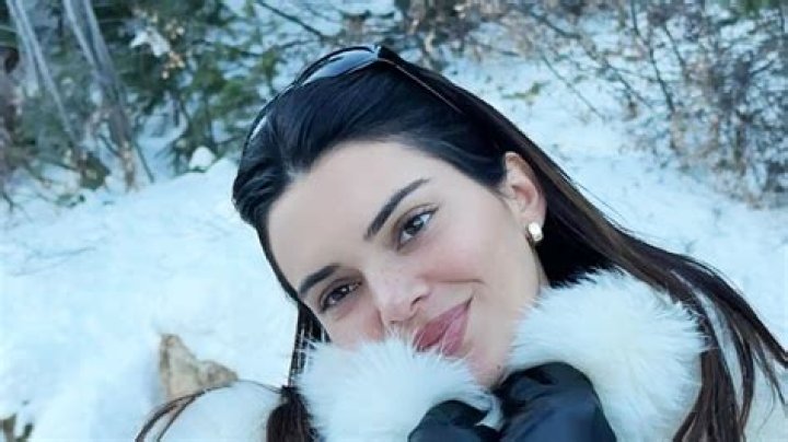 Kendall Jenner crowned the ‘best dressed’ Kardashian member as model rocks $350 fur coat and leather gloves on snow trip