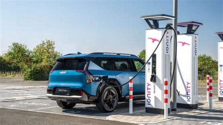 Kia EV6 Owners Get Three Years of Free Charging, but There's a Catch