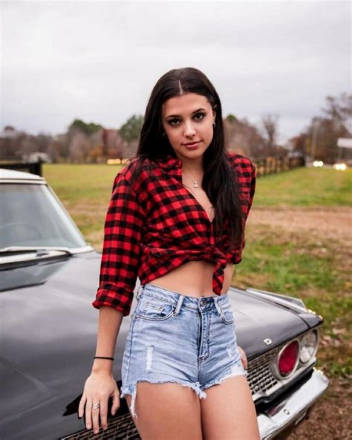 Lanie Gardner Bio, Net Worth, Wiki, Age, Voice, Family