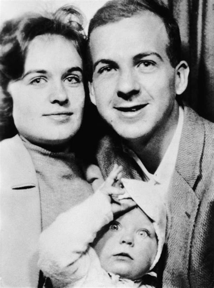 Lee Harvey Oswald - Wife, Mother & Facts