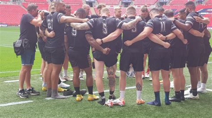 Leigh players walk arm in arm ahead of first Challenge Cup final in 52 years
