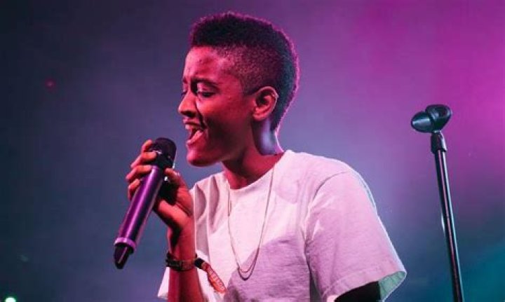 Lesbian Rappers | Famous Gay Female Rapper List