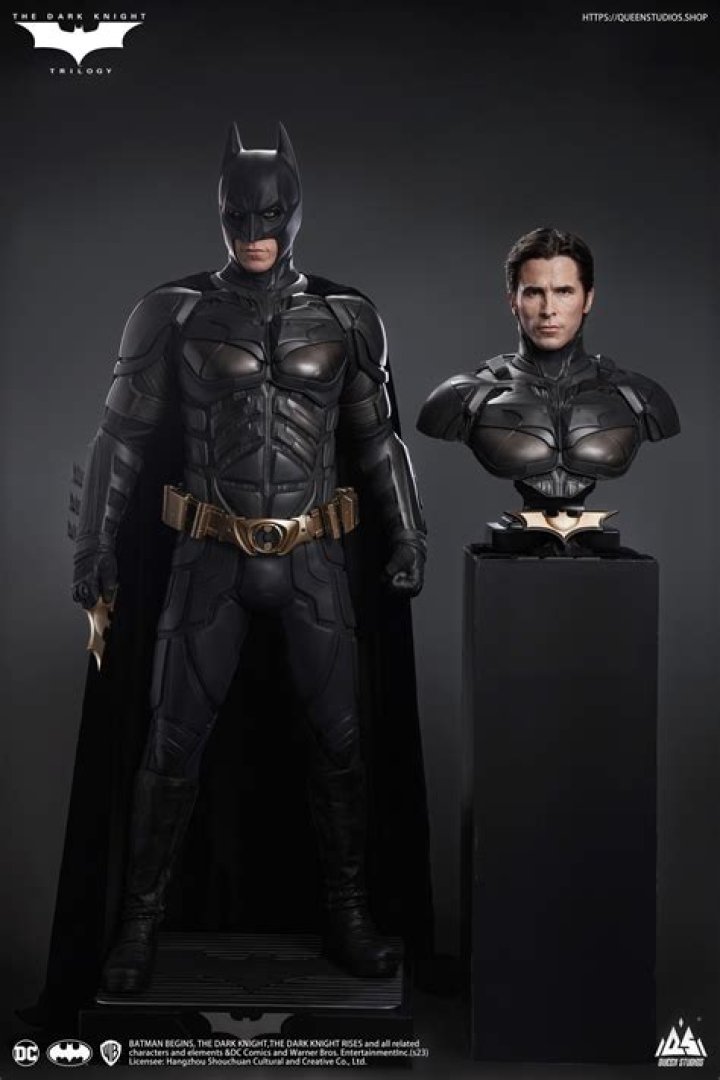 Life size Batman action figure from Batman v Superman announced by Hot Toys