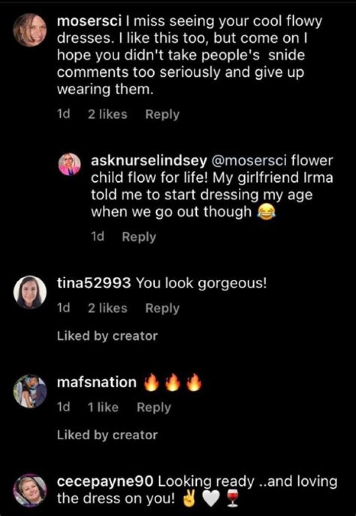 Lindsey Georgoulis rocks curvy dress for girls’ night out