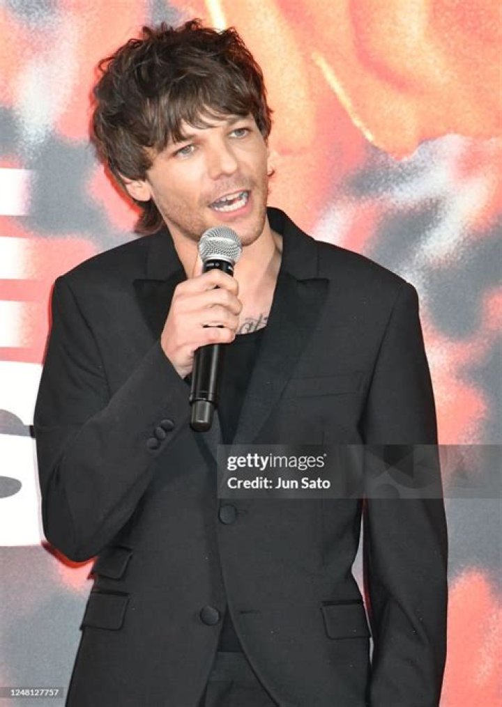 Louis Tomlinson - All the latest news and gossip - The Sun