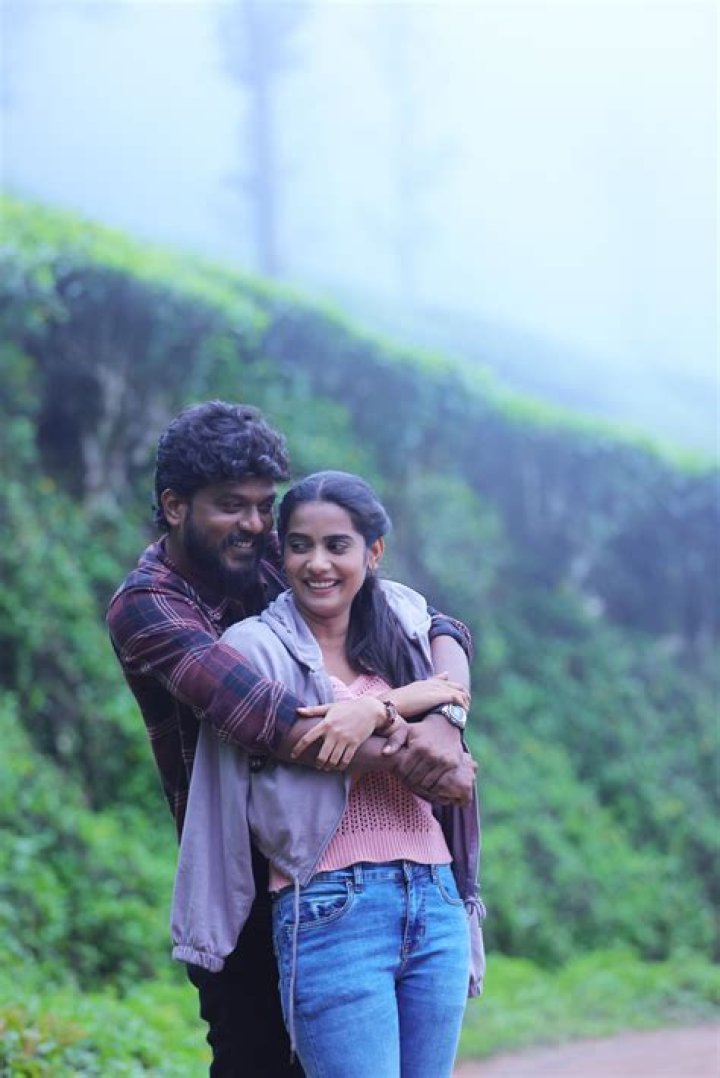 Lover Twitter Review: 7 tweets to read before watching the Manikandan starrer romantic drama film