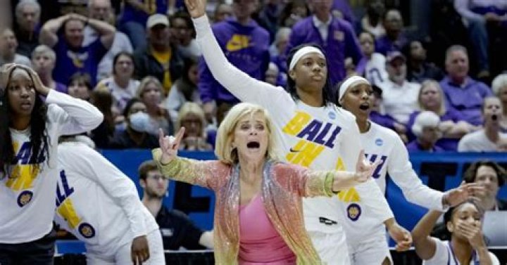 LSU’s Kim Mulkey is publicizing a health scare to promote cardiovascular screening
