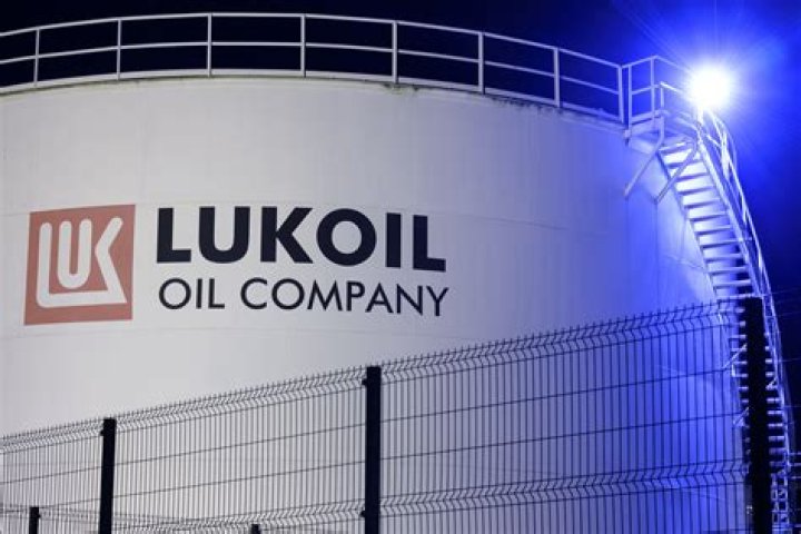
LUKOY
Oil Co. LUKOIL PJSC Compare

