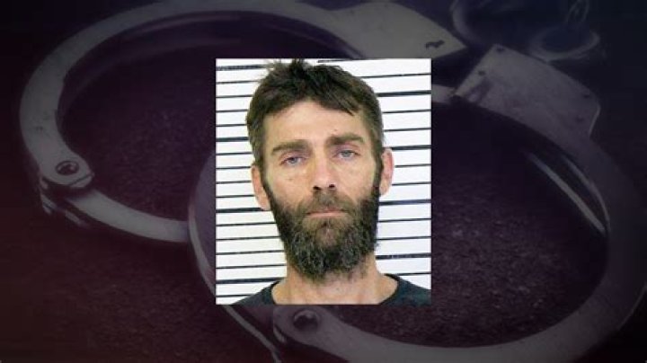 Man drove stolen motorcycle over 100 mph in chase, Eldridge Police allege