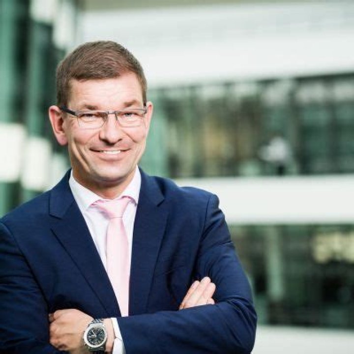 
Markus Duesmann
Net Worth
