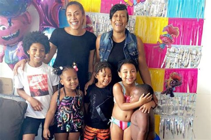 ‘Maybe She Could Still Be Here’: Kansas City Mom Died on Dream Trip to Africa After Catching Malaria, Family Says U.S. Embassy Didn’t Help ‘At All’: